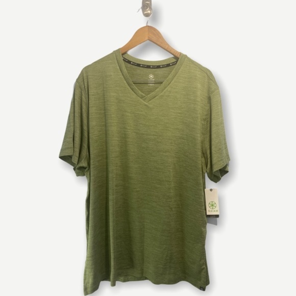 🦈 Gaiam Men’s Tee Size XL - Picture 2 of 16